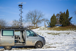 Radio telemetry can be tedious: As the range of the transmitters is small, the researchers have to stay in close vicinity of the birds. In future, the space-stationed Icarus-system will help the scientists to track these and other animals.