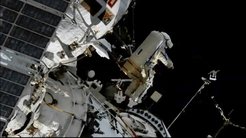 Der russische Kosmonaut Sergej Prokopjew im ISS-Außeneinsatz