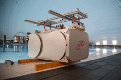 Bevor die Icarus-Antenne im Februar 2018 ins All geschossen wurde, haben die Kosmonauten der ISS die Montage an einem Modell in einem Wasserbecken geübt. Die nun installierten Antennenmodule bestehen aus drei bis zu zwei Meter langen Empfangsantennen und einer Sendeantenne.