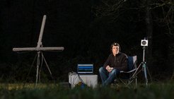 Trügerische Ruhe: Fledermäuse können viel Krauch machen: Mit viel Technik kann Holger Goerlitz die Ultraschalllaute der Tiere hörbar machen.
