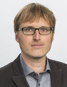 Dr. Henrik Brumm