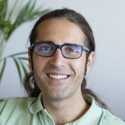 Nach seiner Doktorarbeit am MPI für Neurobiologie geht Alessandro La Chioma nun in die USA, wo er an der New York University seine Forschungen fortführen wird.