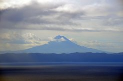 Blick von Graciosa auf die Inseln São Jorge (vorne) und Pico (hinten)